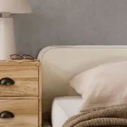 صورة سرير نوا بتنجيد وقاعدة من الخشب الطبيعي