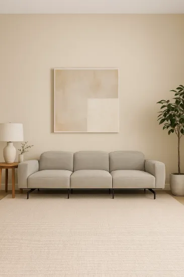 صورة أوليفارو – كنبة بثلاثة مقاعد بتصميم منخفض – بلون بيج رملي وأرجل سوداء مطفية